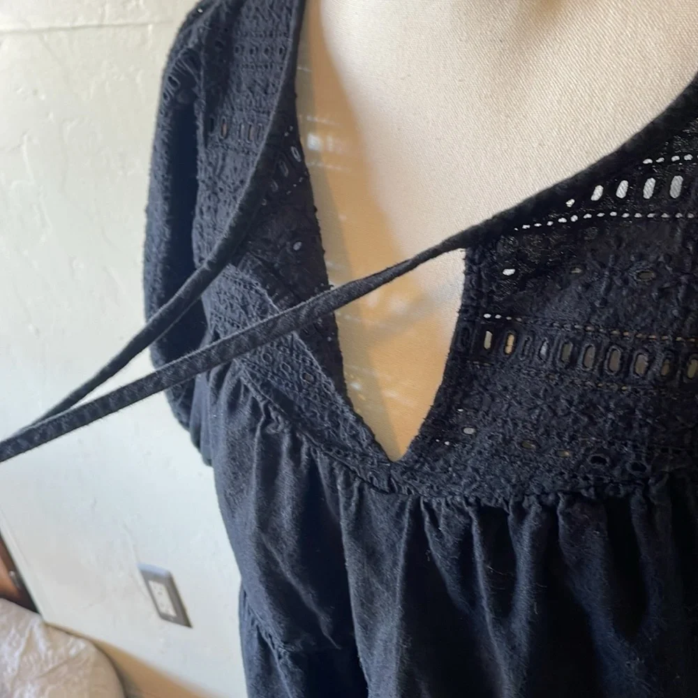 Old Navy black Eyelet Peasant Blouse